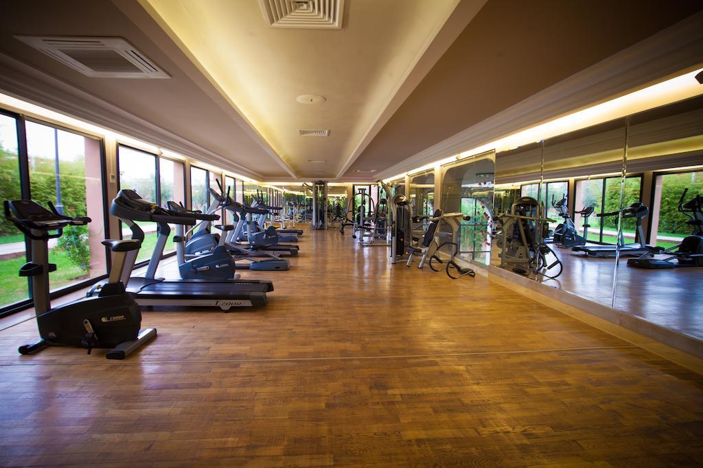 Hotel Kenzi Club Agdal Medina Lahebichate Exterior foto The gym at the hotel