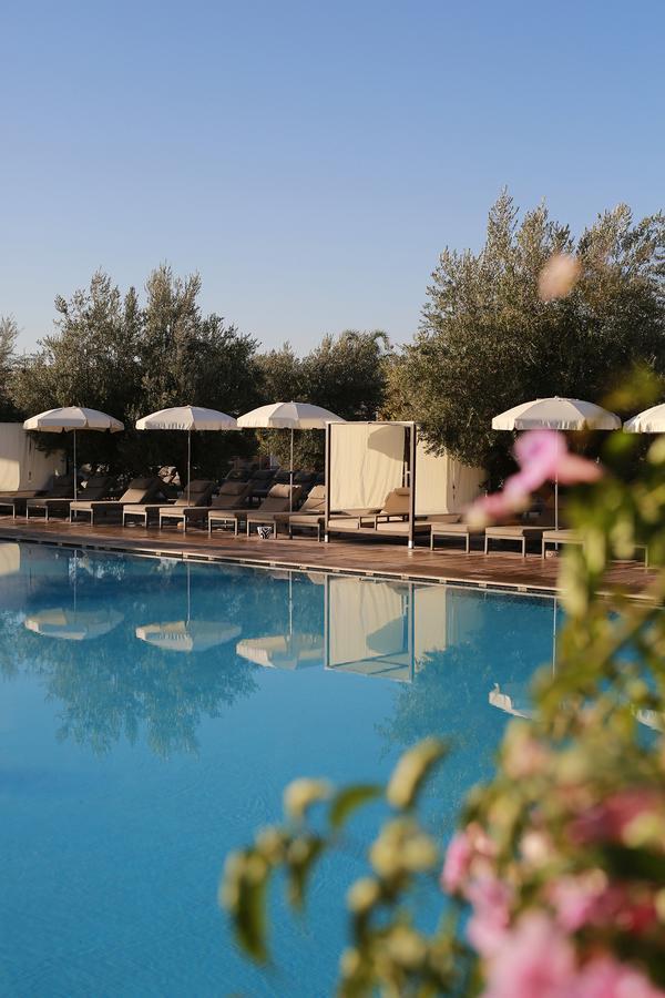 Hotel Kenzi Club Agdal Medina Lahebichate Exterior foto The pool at the hotel