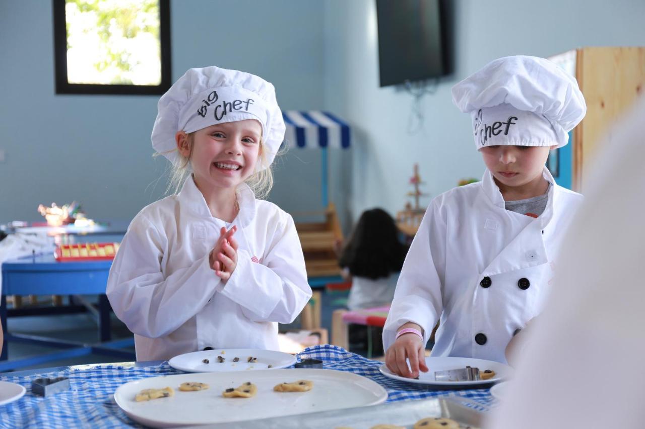 Hotel Kenzi Club Agdal Medina Lahebichate Exterior foto Children at the Junior Chef Academy
